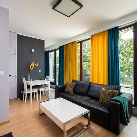Ochota Deluxe Apartment Varşovia Exterior foto