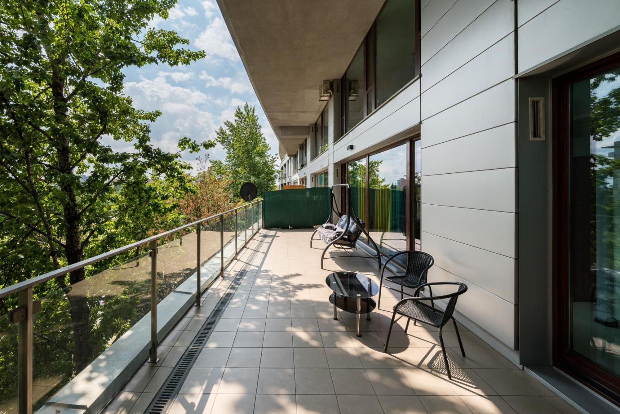 Ochota Deluxe Apartment Varşovia Exterior foto